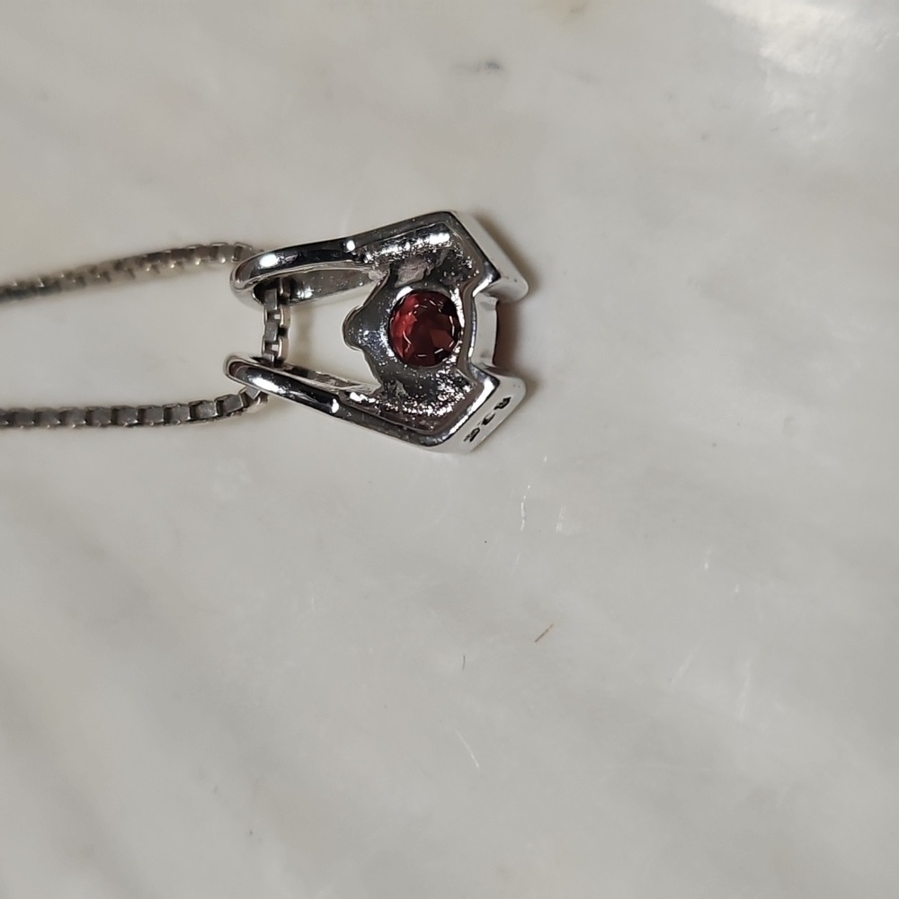 Garnet Gem On Sterling Silver Box Chain - Picture 4 of 7